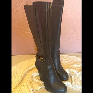 Heeled boots